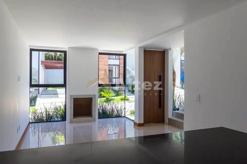 Foto 2 de Casa de Condomínio com 4 quartos à venda, 152m2 em Tijuca, Teresopolis - RJ