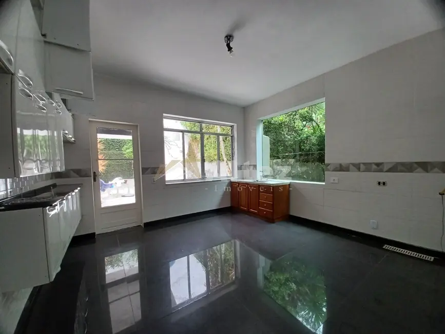 Casa com 3 quartos à venda, 408m2 em Soberbo, Teresopolis - RJ - imagem 6 Foto 6 de Casa com 3 quartos à venda, 408m2 em Soberbo, Teresopolis - RJ