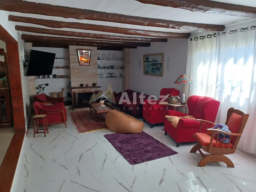 Foto 1 de Casa com 5 quartos à venda, 1100m2 em Jardim Meudon, Teresopolis - RJ