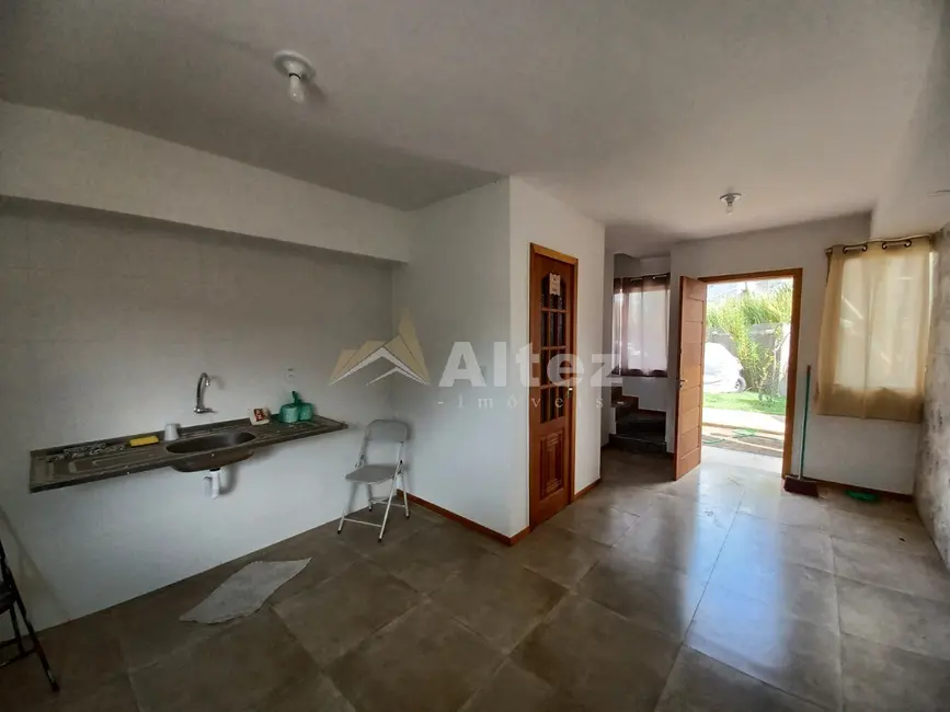 Casa de Condomínio com 3 quartos à venda, 70m2 em Cascata do Imbuí, Teresopolis - RJ - imagem 3 Foto 3 de Casa de Condomínio com 3 quartos à venda, 70m2 em Cascata do Imbuí, Teresopolis - RJ