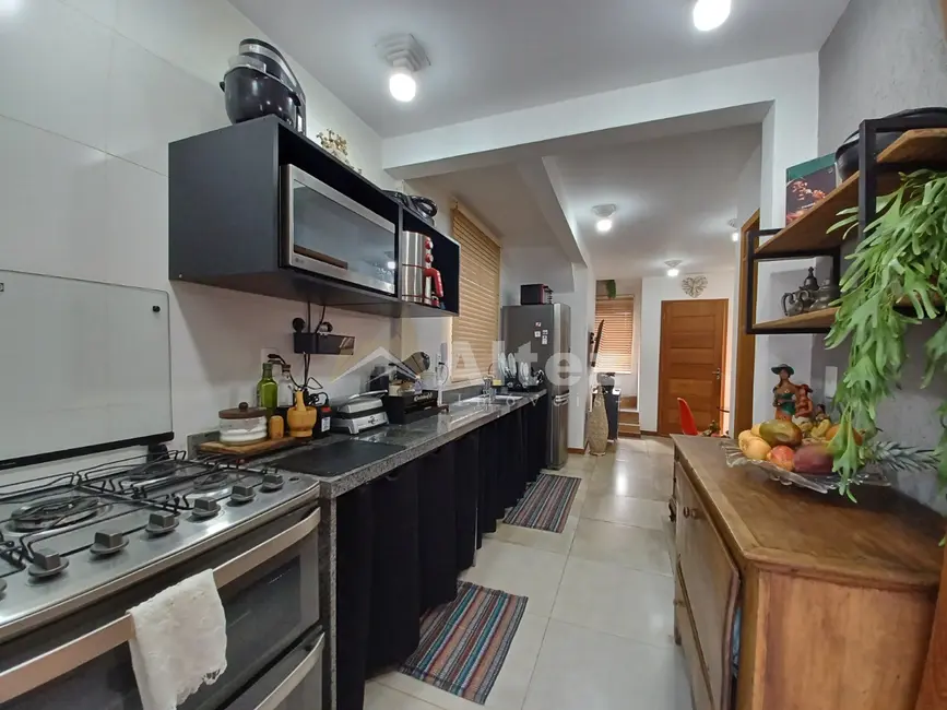 Casa de Condomínio com 3 quartos à venda, 65m2 em Cascata do Imbuí, Teresopolis - RJ - imagem 6 Foto 6 de Casa de Condomínio com 3 quartos à venda, 65m2 em Cascata do Imbuí, Teresopolis - RJ