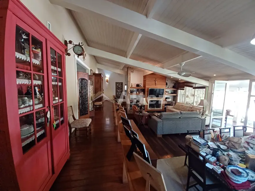 Foto 4 de Casa com 4 quartos à venda, 1296m2 em Albuquerque, Teresopolis - RJ