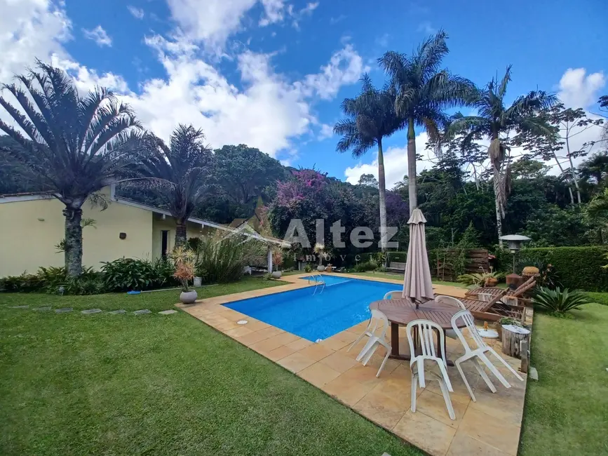 Foto 2 de Casa com 4 quartos à venda, 1296m2 em Albuquerque, Teresopolis - RJ