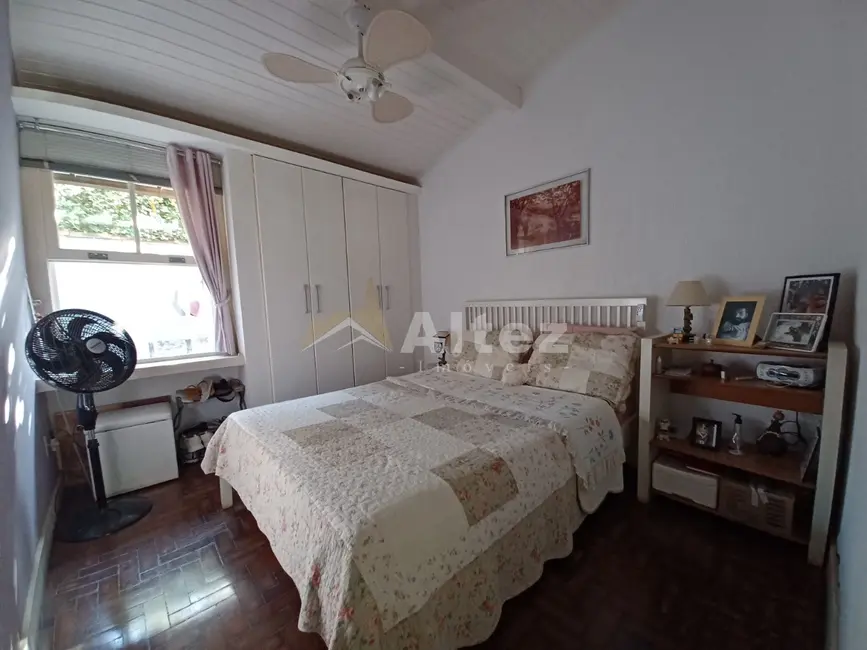 Foto 5 de Casa com 4 quartos à venda, 1296m2 em Albuquerque, Teresopolis - RJ