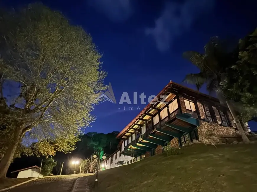 Foto 2 de Casa com 7 quartos à venda, 6000m2 em Albuquerque, Teresopolis - RJ