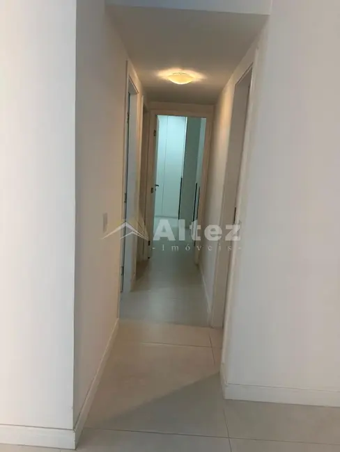 Apartamento com 3 quartos para alugar, 96m2 em Rio De Janeiro - RJ - imagem 7 Foto 7 de Apartamento com 3 quartos para alugar, 96m2 em Rio De Janeiro - RJ