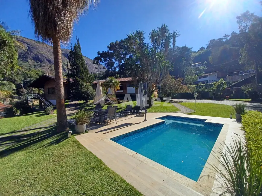 Casa com 4 quartos à venda, 4000m2 em Parque do Imbui, Teresopolis - RJ - imagem 1 Foto 1 de Casa com 4 quartos à venda, 4000m2 em Parque do Imbui, Teresopolis - RJ