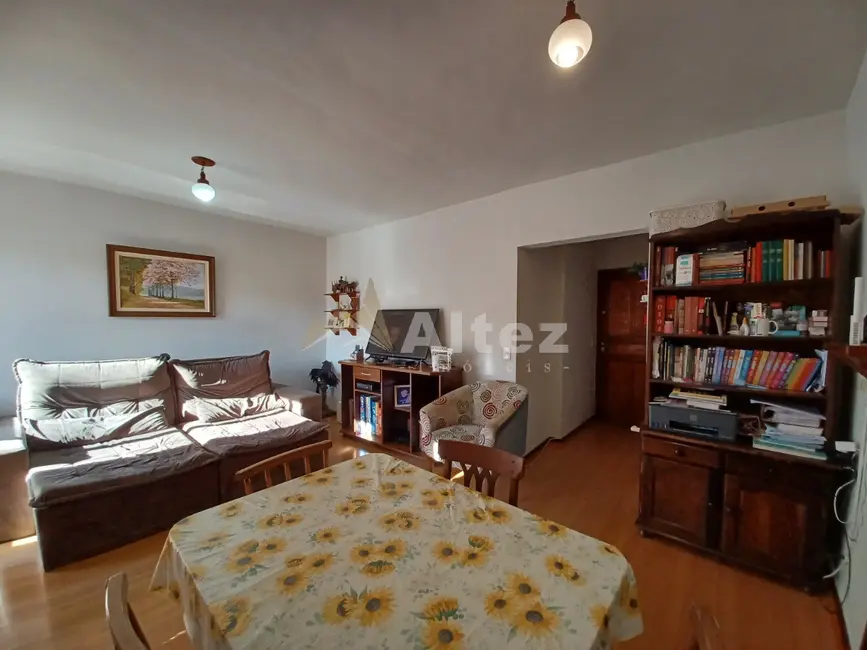 Foto 2 de Apartamento com 3 quartos à venda, 75m2 em Várzea, Teresopolis - RJ