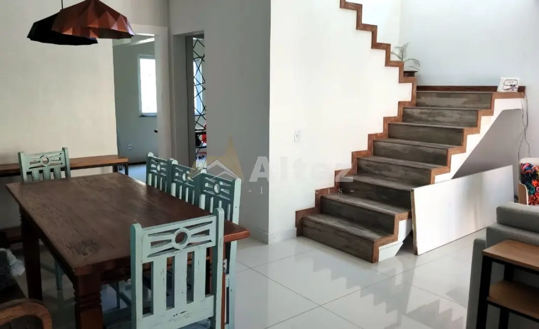 Foto 1 de Casa de Condomínio com 4 quartos à venda, 350m2 em Agriões, Teresopolis - RJ