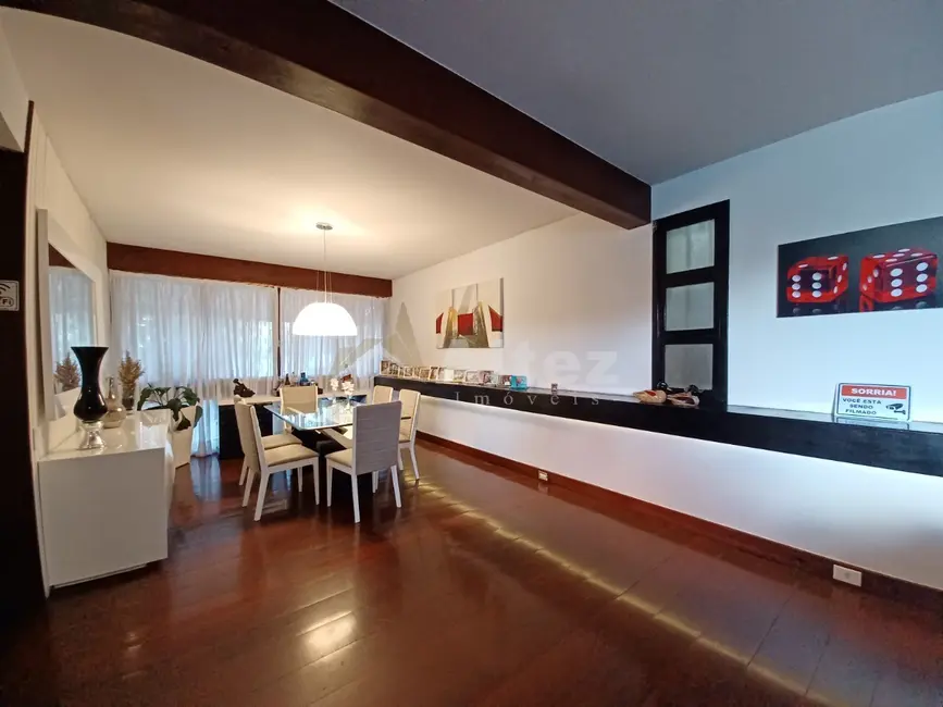 Casa com 5 quartos à venda, 333m2 em Alto, Teresopolis - RJ - imagem 5 Foto 5 de Casa com 5 quartos à venda, 333m2 em Alto, Teresopolis - RJ