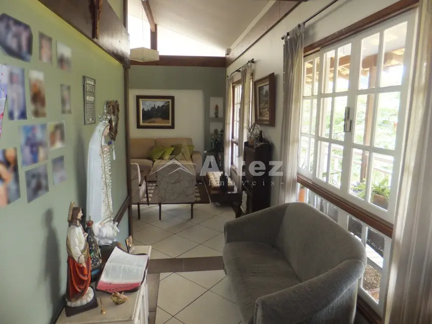 Foto 6 de Casa de Condomínio com 4 quartos à venda, 250m2 em Barra do Imbuí, Teresopolis - RJ