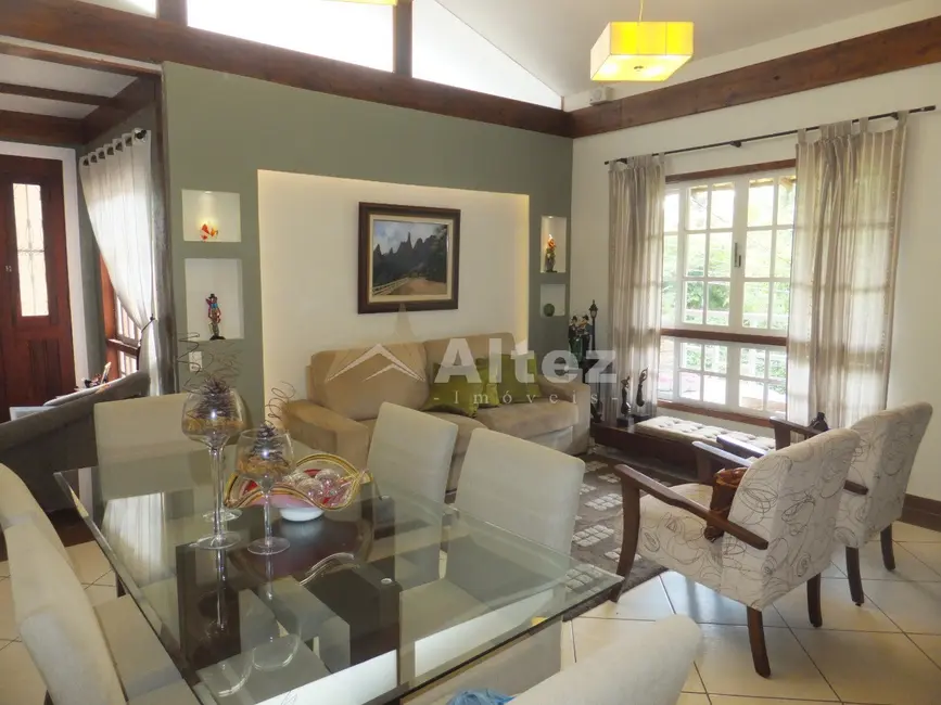 Foto 3 de Casa de Condomínio com 4 quartos à venda, 250m2 em Barra do Imbuí, Teresopolis - RJ