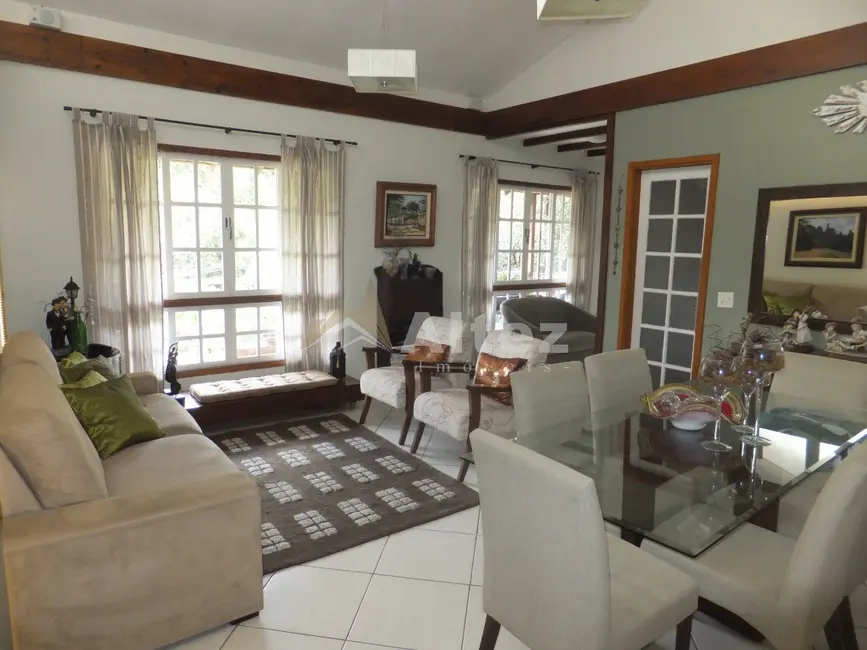 Foto 2 de Casa de Condomínio com 4 quartos à venda, 250m2 em Barra do Imbuí, Teresopolis - RJ