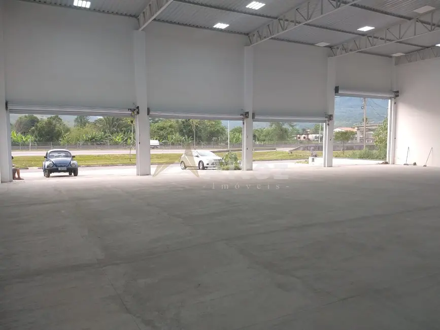 Armazém / Galpão à venda, 675m2 em Cidade Jardim Guapimirim, Guapimirim - RJ - imagem 6 Foto 6 de Armazém / Galpão à venda, 675m2 em Cidade Jardim Guapimirim, Guapimirim - RJ