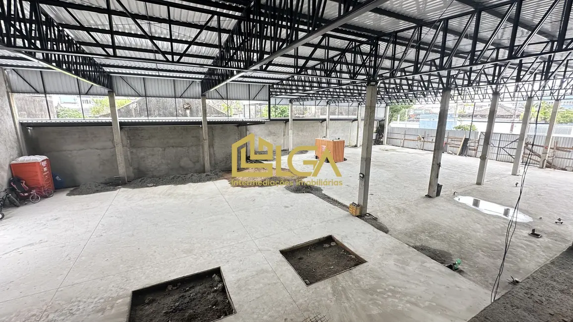 Armazém / Galpão com 2 quartos para alugar, 1200m2 em Vila Mathias, Santos - SP - imagem 8 Foto 8 de Armazém / Galpão com 2 quartos para alugar, 1200m2 em Vila Mathias, Santos - SP