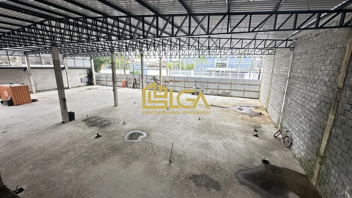 Foto 1 de Armazém / Galpão com 2 quartos para alugar, 1200m2 em Vila Mathias, Santos - SP