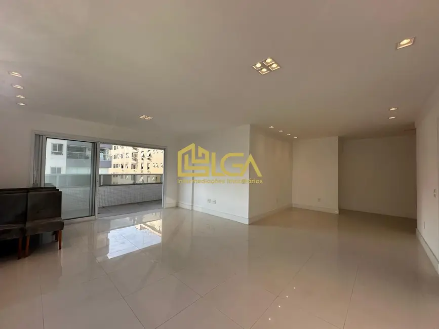Apartamento com 4 quartos para alugar, 220m2 em Pompéia, Santos - SP - imagem 5 Foto 5 de Apartamento com 4 quartos para alugar, 220m2 em Pompéia, Santos - SP