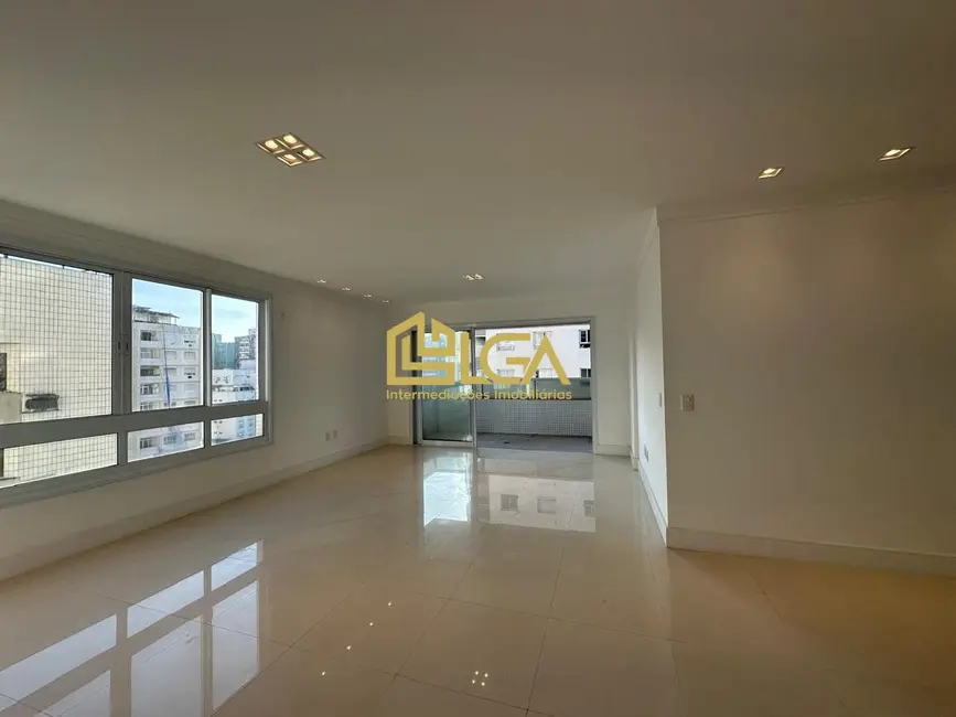 Apartamento com 4 quartos para alugar, 220m2 em Pompéia, Santos - SP - imagem 3 Foto 3 de Apartamento com 4 quartos para alugar, 220m2 em Pompéia, Santos - SP