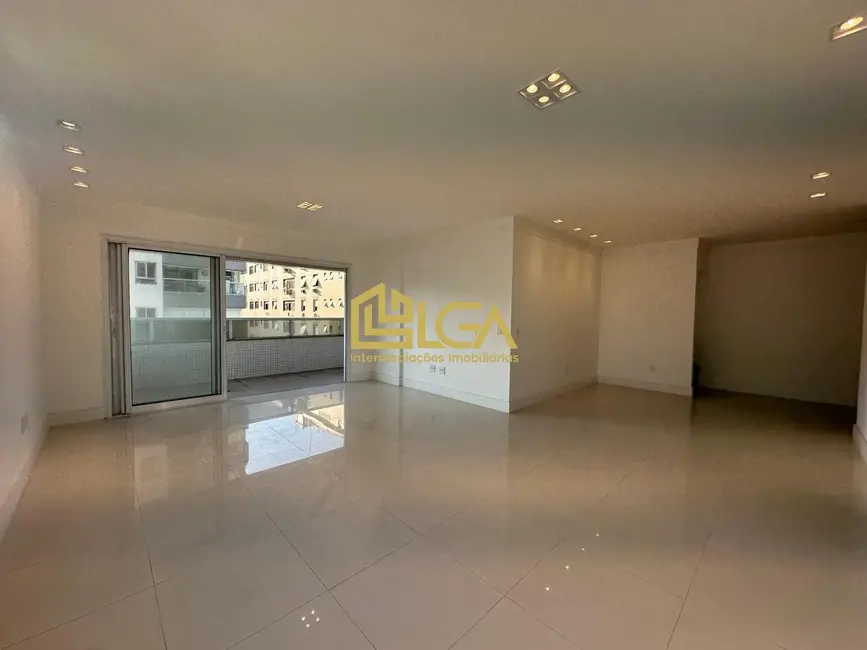 Apartamento com 4 quartos para alugar, 220m2 em Pompéia, Santos - SP - imagem 4 Foto 4 de Apartamento com 4 quartos para alugar, 220m2 em Pompéia, Santos - SP