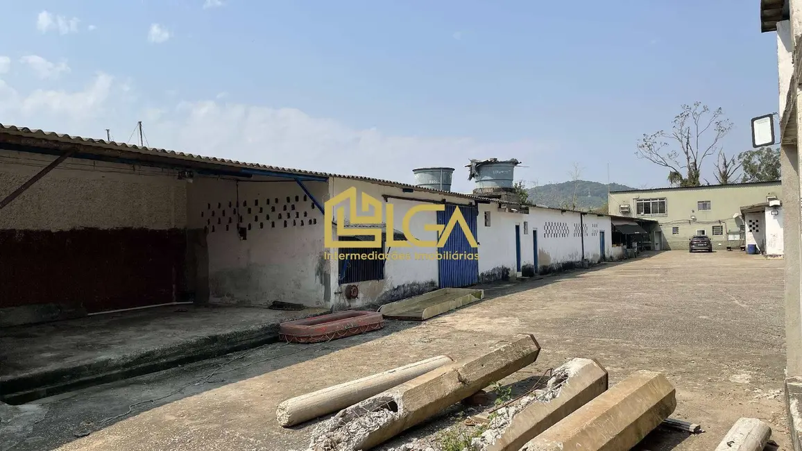 Armazém / Galpão com 3 quartos à venda, 5000m2 em Jardim Santa Maria, Guaruja - SP - imagem 9 Foto 9 de Armazém / Galpão com 3 quartos à venda, 5000m2 em Jardim Santa Maria, Guaruja - SP