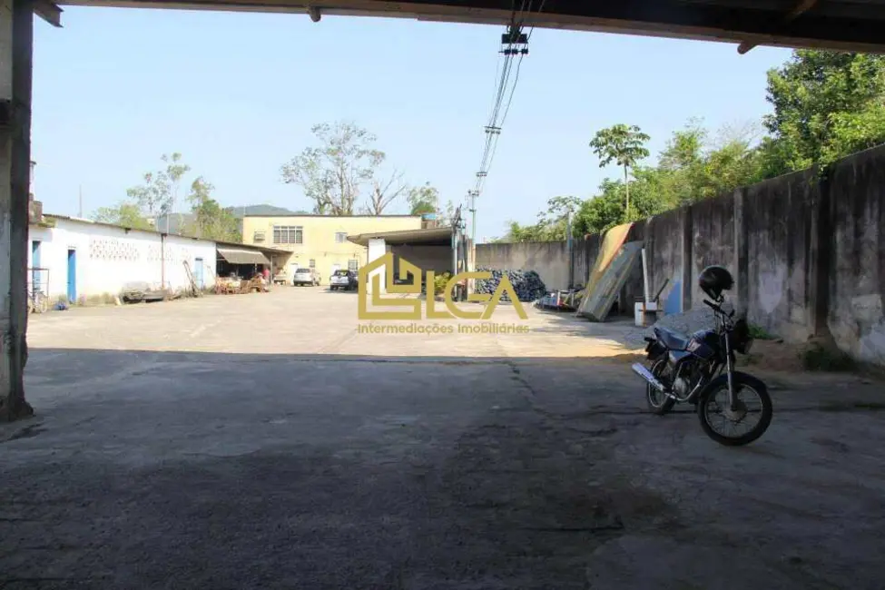 Armazém / Galpão com 3 quartos à venda, 5000m2 em Jardim Santa Maria, Guaruja - SP - imagem 4 Foto 4 de Armazém / Galpão com 3 quartos à venda, 5000m2 em Jardim Santa Maria, Guaruja - SP