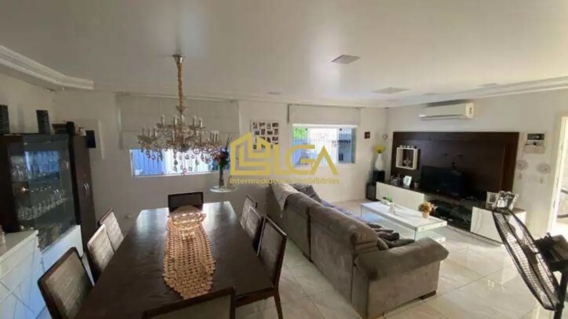 Foto 3 de Casa com 4 quartos à venda, 200m2 em Ponta da Praia, Santos - SP