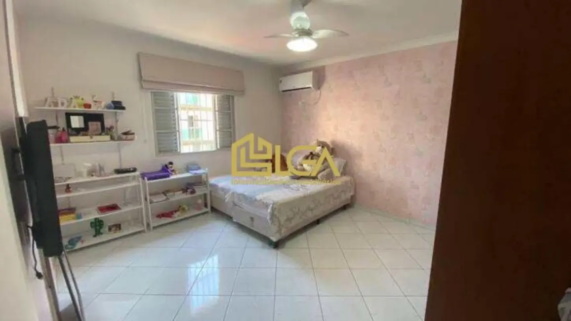 Foto 9 de Casa com 4 quartos à venda, 200m2 em Ponta da Praia, Santos - SP