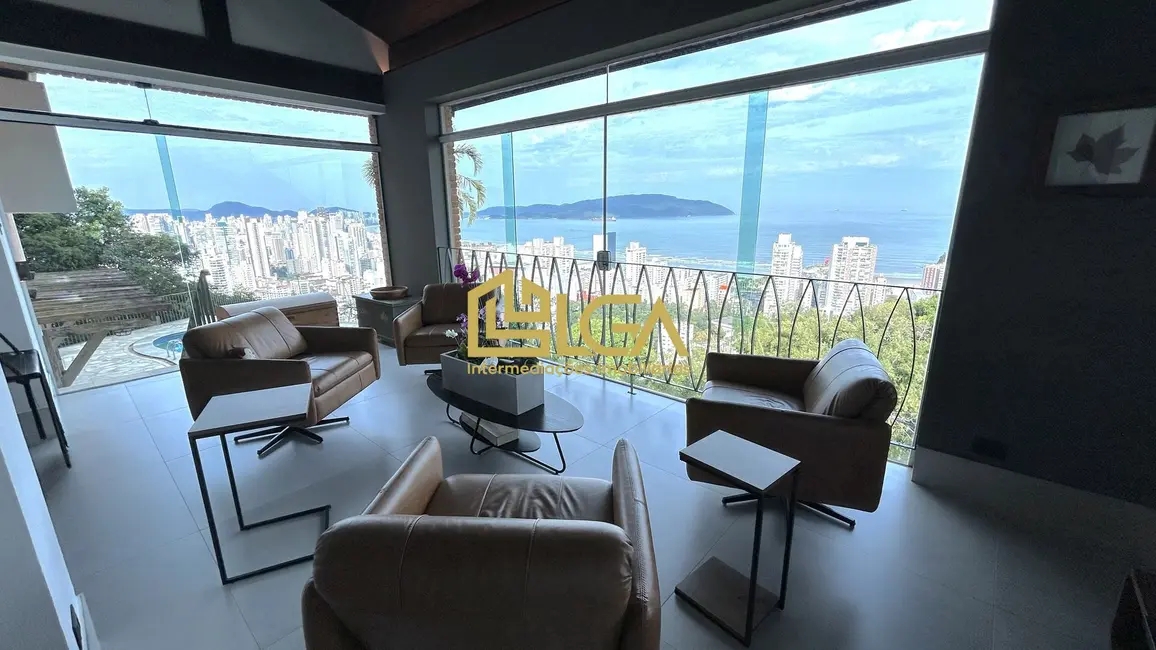Casa com 5 quartos à venda, 792m2 em Marapé, Santos - SP - imagem 9 Foto 9 de Casa com 5 quartos à venda, 792m2 em Marapé, Santos - SP