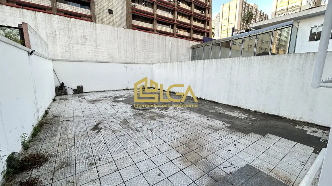 Casa com 6 quartos para alugar, 200m2 em Gonzaga, Santos - SP - imagem 5 Foto 5 de Casa com 6 quartos para alugar, 200m2 em Gonzaga, Santos - SP