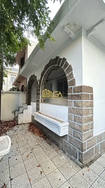 Foto 2 de Casa com 6 quartos para alugar, 200m2 em Gonzaga, Santos - SP