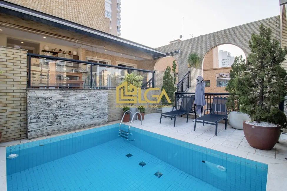 Cobertura com 4 quartos à venda, 437m2 em Gonzaga, Santos - SP - imagem 9 Foto 9 de Cobertura com 4 quartos à venda, 437m2 em Gonzaga, Santos - SP