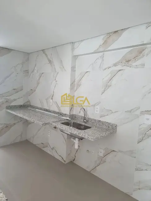 Apartamento com 2 quartos para alugar, 54m2 em Embaré, Santos - SP - imagem 5 Foto 5 de Apartamento com 2 quartos para alugar, 54m2 em Embaré, Santos - SP