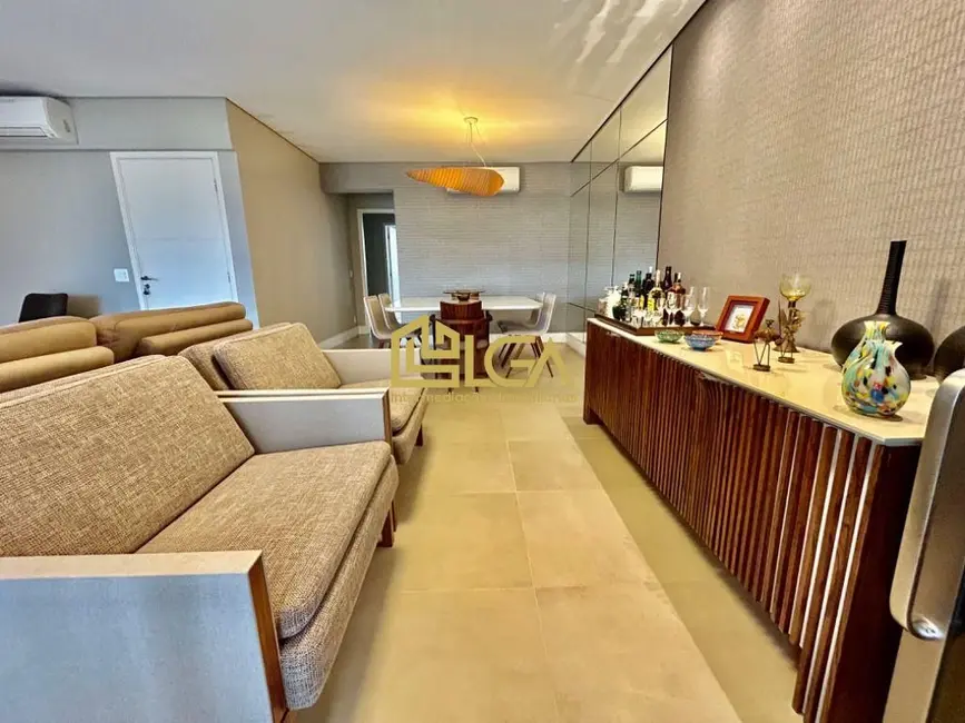 Apartamento com 3 quartos à venda, 181m2 em Gonzaga, Santos - SP - imagem 7 Foto 7 de Apartamento com 3 quartos à venda, 181m2 em Gonzaga, Santos - SP