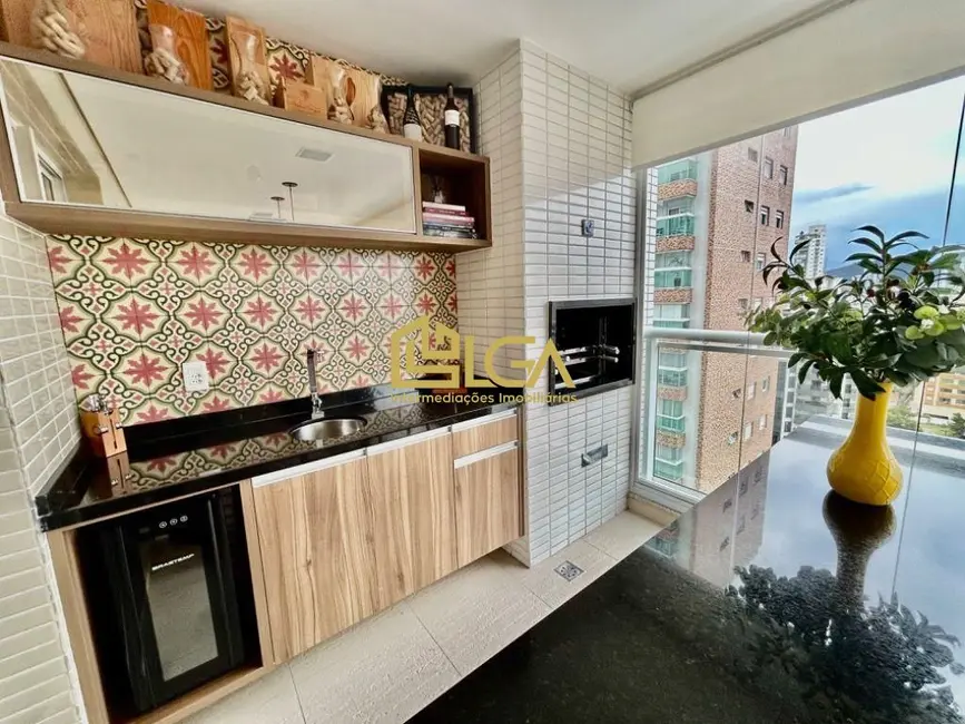 Apartamento com 3 quartos à venda, 181m2 em Gonzaga, Santos - SP - imagem 3 Foto 3 de Apartamento com 3 quartos à venda, 181m2 em Gonzaga, Santos - SP