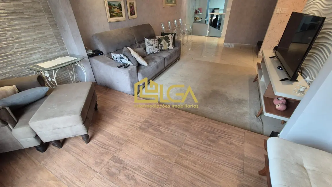 Foto 3 de Sobrado com 3 quartos à venda, 130m2 em Marapé, Santos - SP