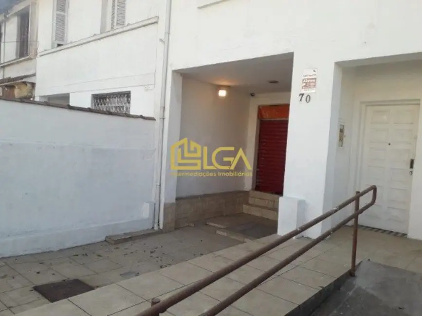 Casa com 5 quartos para alugar, 335m2 em Vila Mathias, Santos - SP - imagem 3 Foto 3 de Casa com 5 quartos para alugar, 335m2 em Vila Mathias, Santos - SP