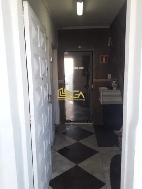 Casa com 5 quartos para alugar, 335m2 em Vila Mathias, Santos - SP - imagem 8 Foto 8 de Casa com 5 quartos para alugar, 335m2 em Vila Mathias, Santos - SP