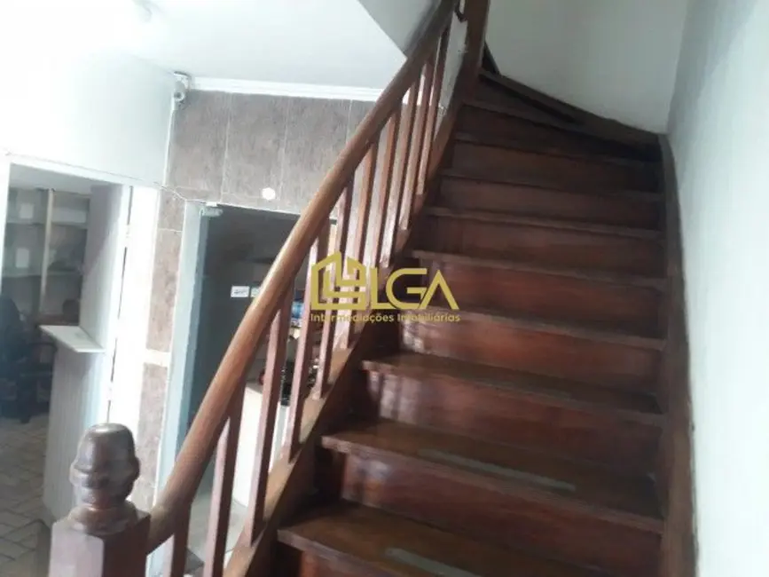 Casa com 5 quartos para alugar, 335m2 em Vila Mathias, Santos - SP - imagem 6 Foto 6 de Casa com 5 quartos para alugar, 335m2 em Vila Mathias, Santos - SP