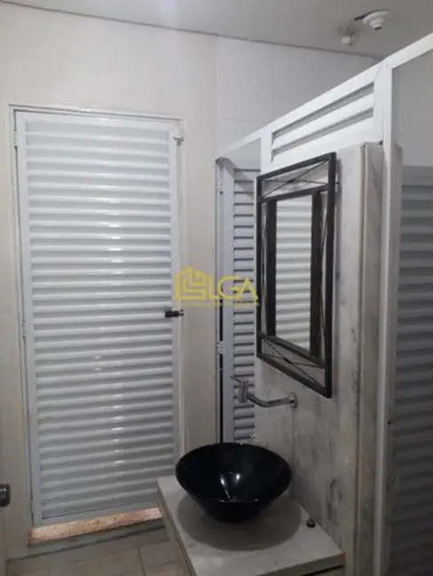 Casa com 5 quartos para alugar, 335m2 em Vila Mathias, Santos - SP - imagem 9 Foto 9 de Casa com 5 quartos para alugar, 335m2 em Vila Mathias, Santos - SP