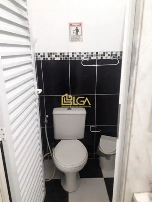 Casa com 5 quartos para alugar, 335m2 em Vila Mathias, Santos - SP - imagem 7 Foto 7 de Casa com 5 quartos para alugar, 335m2 em Vila Mathias, Santos - SP
