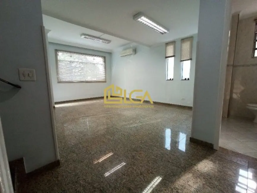 Sobrado com 4 quartos para alugar, 250m2 em Embaré, Santos - SP - imagem 3 Foto 3 de Sobrado com 4 quartos para alugar, 250m2 em Embaré, Santos - SP