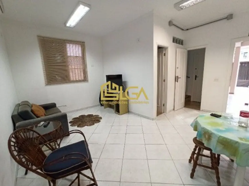 Sobrado com 4 quartos para alugar, 250m2 em Embaré, Santos - SP - imagem 7 Foto 7 de Sobrado com 4 quartos para alugar, 250m2 em Embaré, Santos - SP