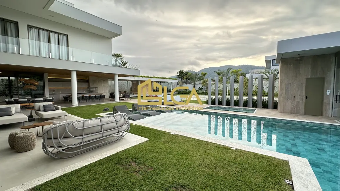 Casa de Condomínio com 6 quartos à venda, 960m2 em Jardim Acapulco, Guaruja - SP - imagem 4 Foto 4 de Casa de Condomínio com 6 quartos à venda, 960m2 em Jardim Acapulco, Guaruja - SP