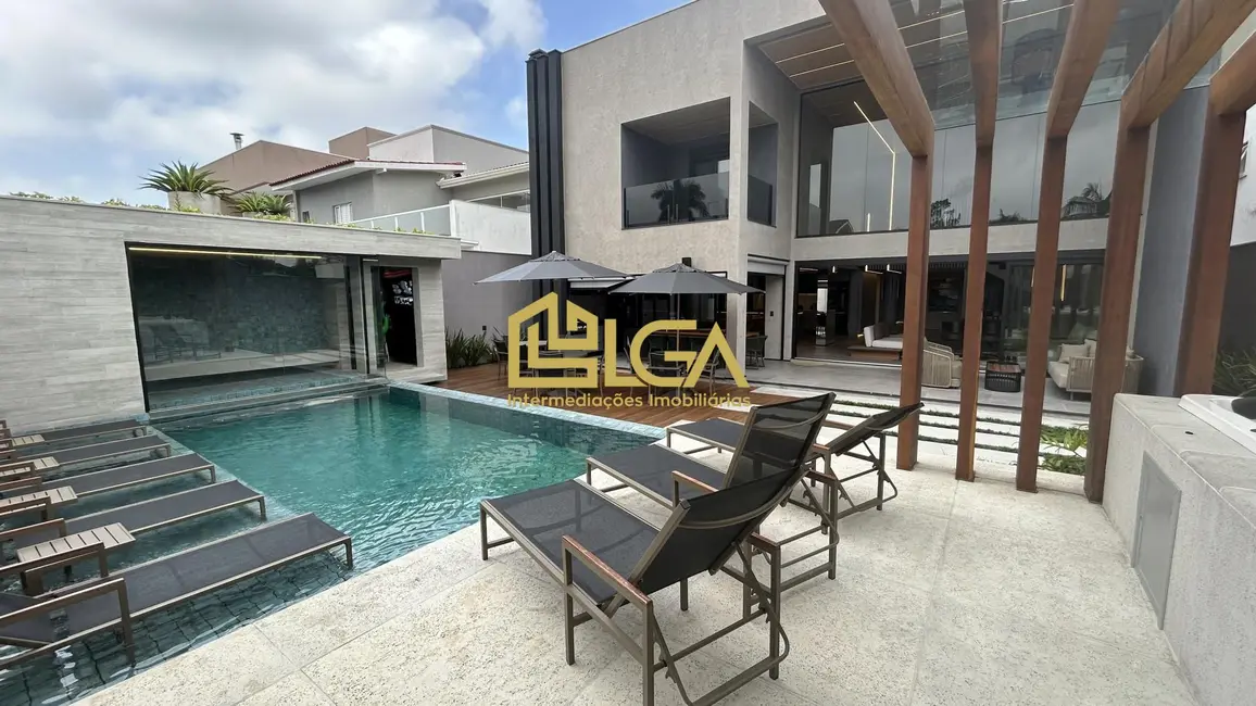 Casa de Condomínio com 5 quartos à venda, 450m2 em Jardim Acapulco, Guaruja - SP - imagem 3 Foto 3 de Casa de Condomínio com 5 quartos à venda, 450m2 em Jardim Acapulco, Guaruja - SP