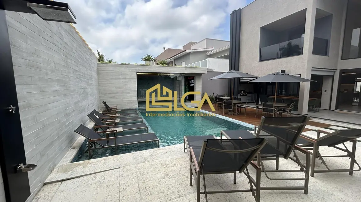 Casa de Condomínio com 5 quartos à venda, 450m2 em Jardim Acapulco, Guaruja - SP - imagem 6 Foto 6 de Casa de Condomínio com 5 quartos à venda, 450m2 em Jardim Acapulco, Guaruja - SP