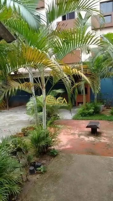 Casa com 2 quartos para alugar, 300m2 em Pompéia, Santos - SP - imagem 2 Foto 2 de Casa com 2 quartos para alugar, 300m2 em Pompéia, Santos - SP