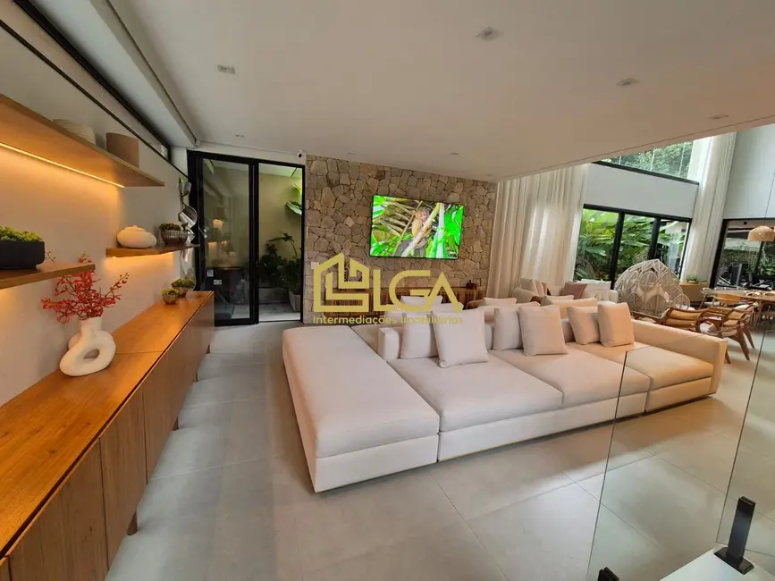 Casa com 6 quartos à venda, 450m2 em Riviera de São Lourenço, Bertioga - SP - imagem 7 Foto 7 de Casa com 6 quartos à venda, 450m2 em Riviera de São Lourenço, Bertioga - SP