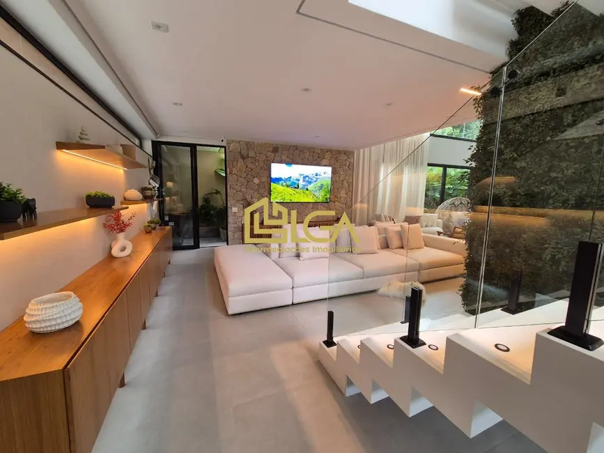 Casa com 6 quartos à venda, 450m2 em Riviera de São Lourenço, Bertioga - SP - imagem 5 Foto 5 de Casa com 6 quartos à venda, 450m2 em Riviera de São Lourenço, Bertioga - SP