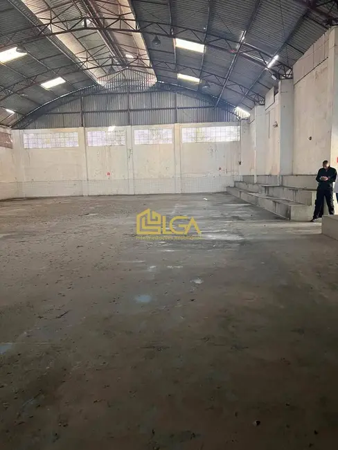 Foto 5 de Armazém / Galpão com 1 quarto para alugar, 1328m2 em Vila São Benedito, Cubatao - SP