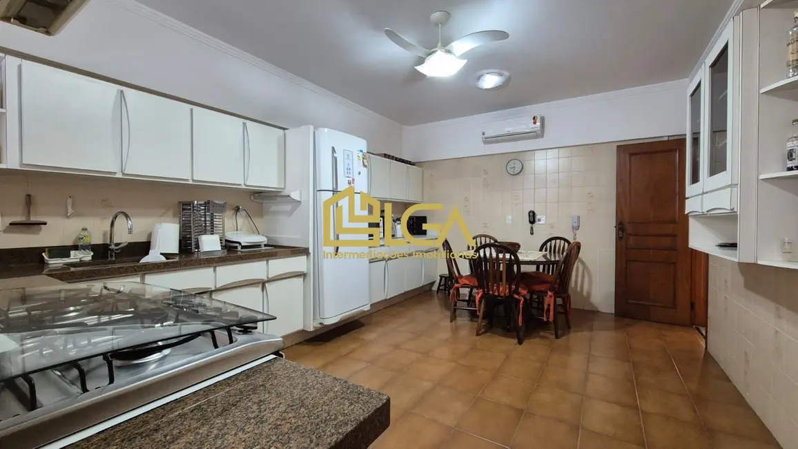 Apartamento com 3 quartos para alugar, 160m2 em Boqueirão, Santos - SP - imagem 6 Foto 6 de Apartamento com 3 quartos para alugar, 160m2 em Boqueirão, Santos - SP